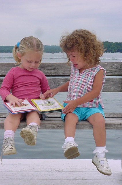 LG/Chlo&eacute; & Elizabeth 4